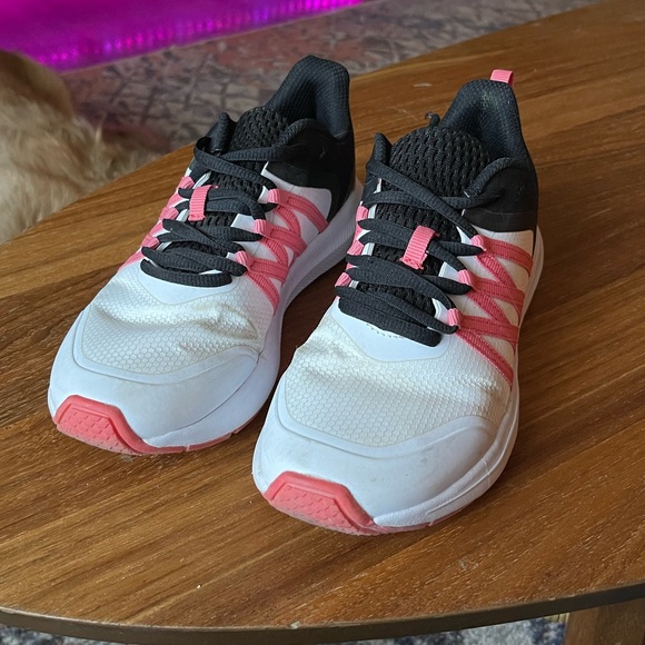 Running shoes - Picture 2 of 4